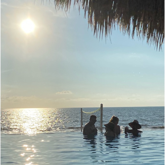 Fashionista. Contemporary Industry Insider. Retailer. Merchandiser… - Picture 6 of 7